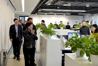 開工大吉！新春團(tuán)拜鼓干勁  龍騰潮涌開新局—海企技術(shù)公司開展2024年新年團(tuán)拜活動 